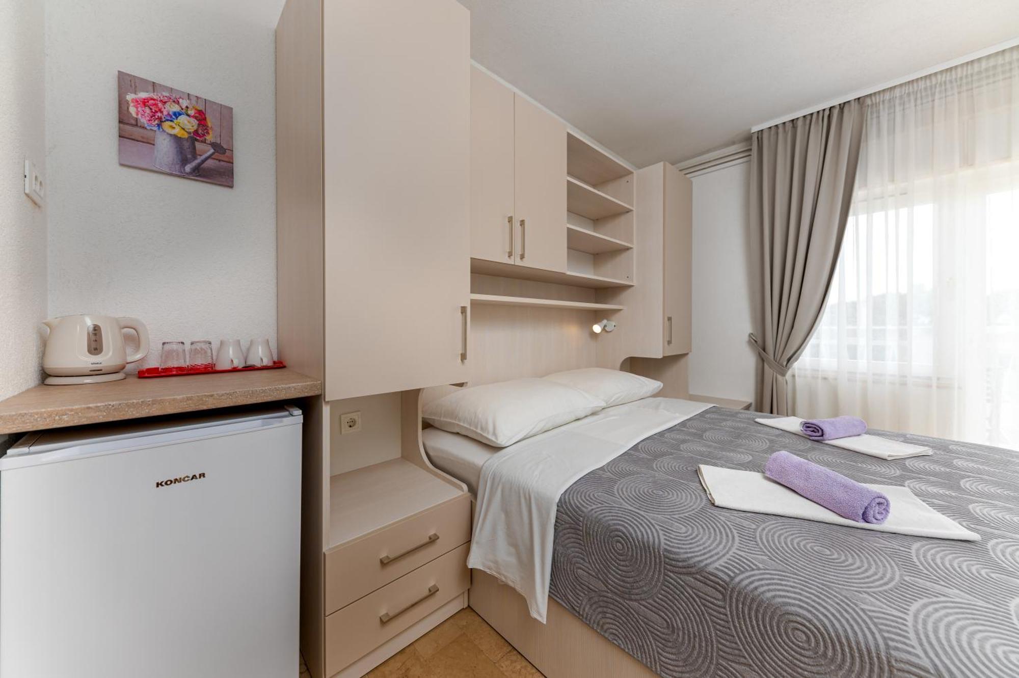 Bed And Breakfast Ivona Baška Voda Pokoj fotografie