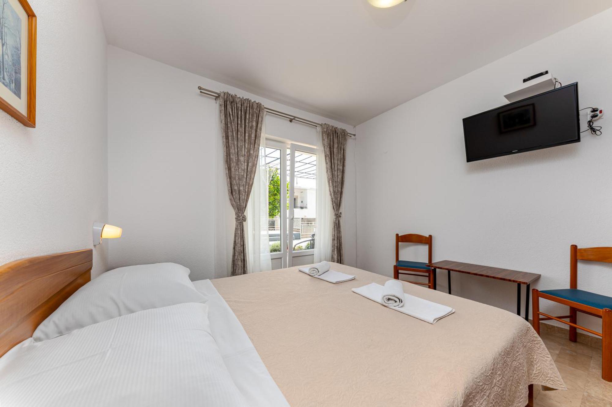 Bed And Breakfast Ivona Baška Voda Exteriér fotografie